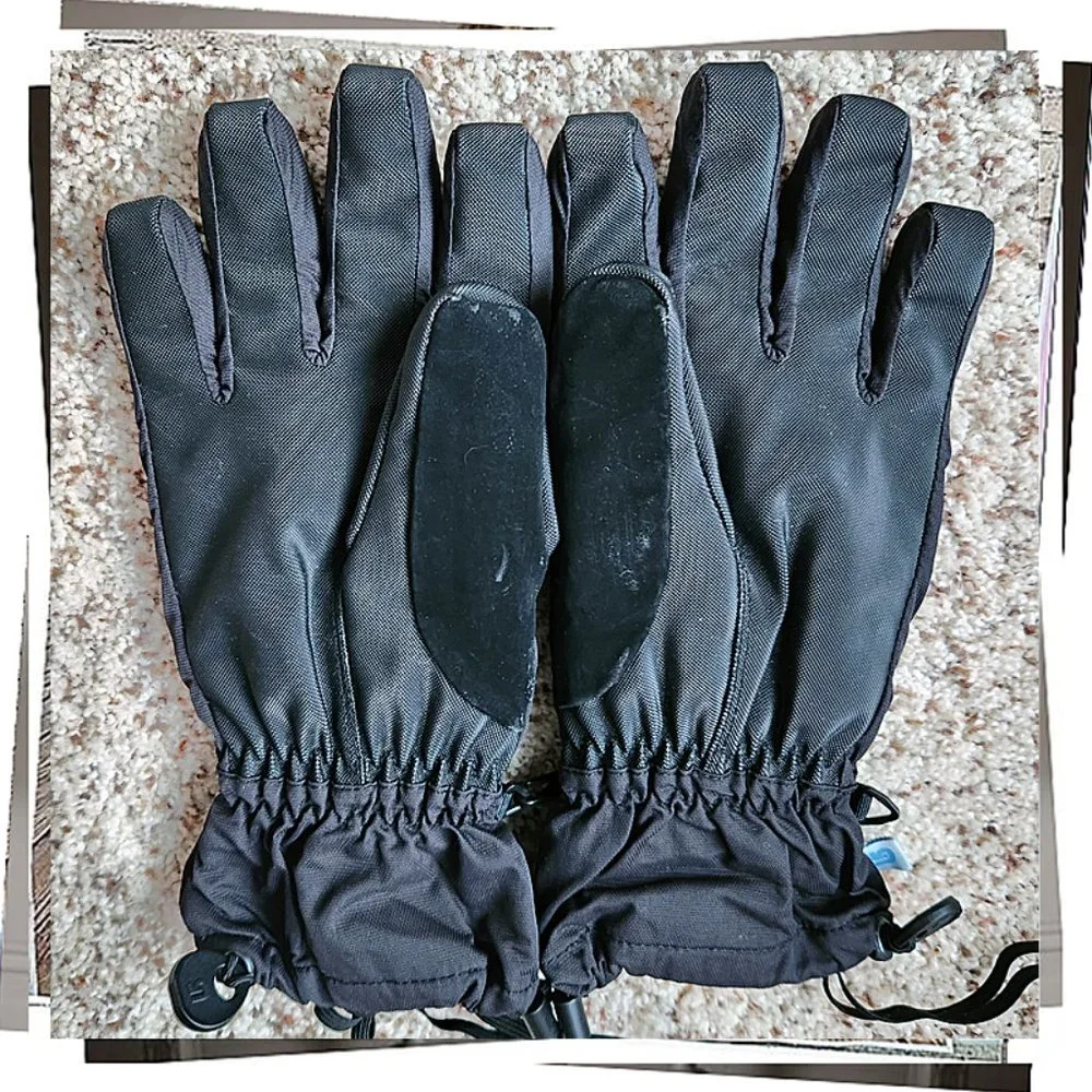 Vintage Black Snow Gloves (Women's L) by Burton